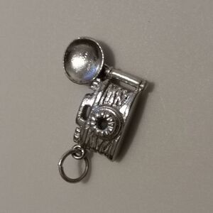 925  camera pendant